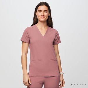 FIGS Casma Three-Pocket Scrub Top + Zamora Jogger Scrub Pants